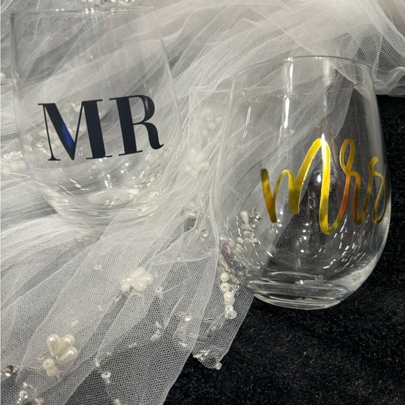 Mr. And Mrs Wine Glasses - Picture 2 of 7